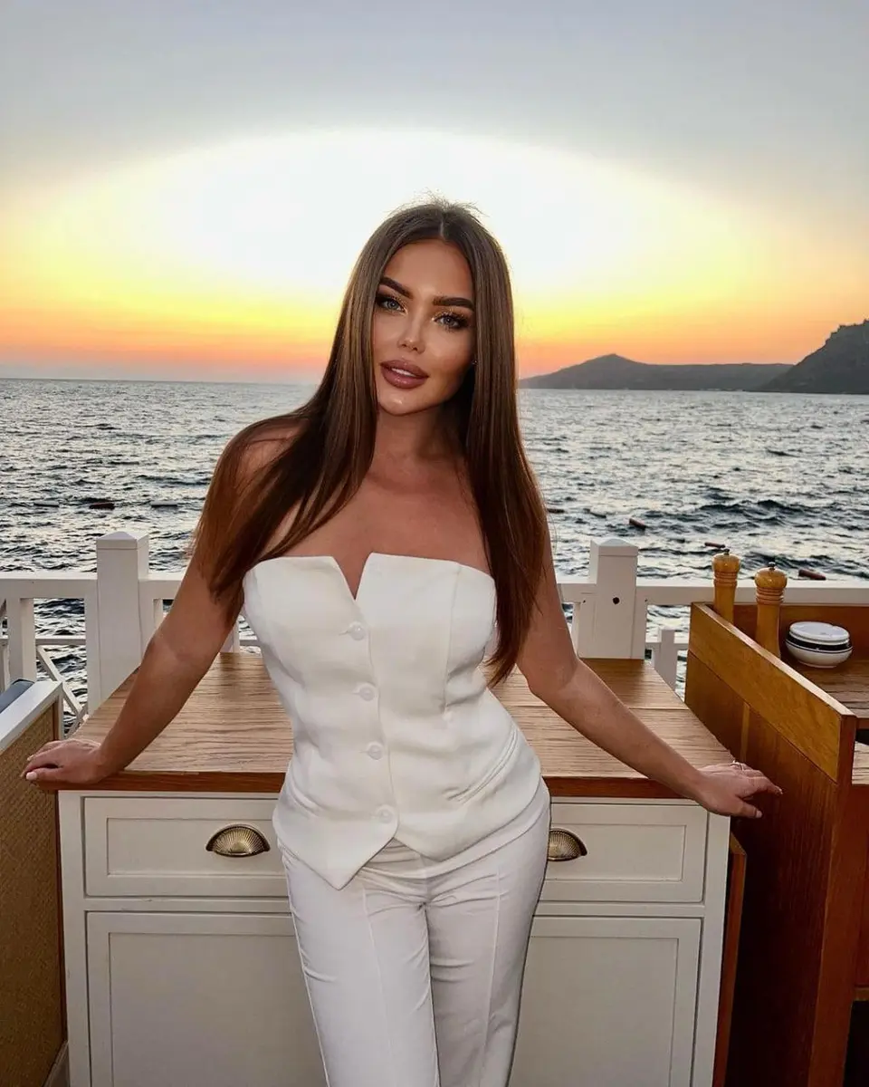 Daphne escort in London